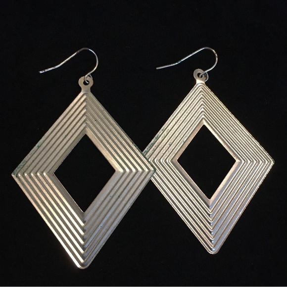 VINTAGE Diamond Shape Hook Dangle Earrings - Picture 4 of 8